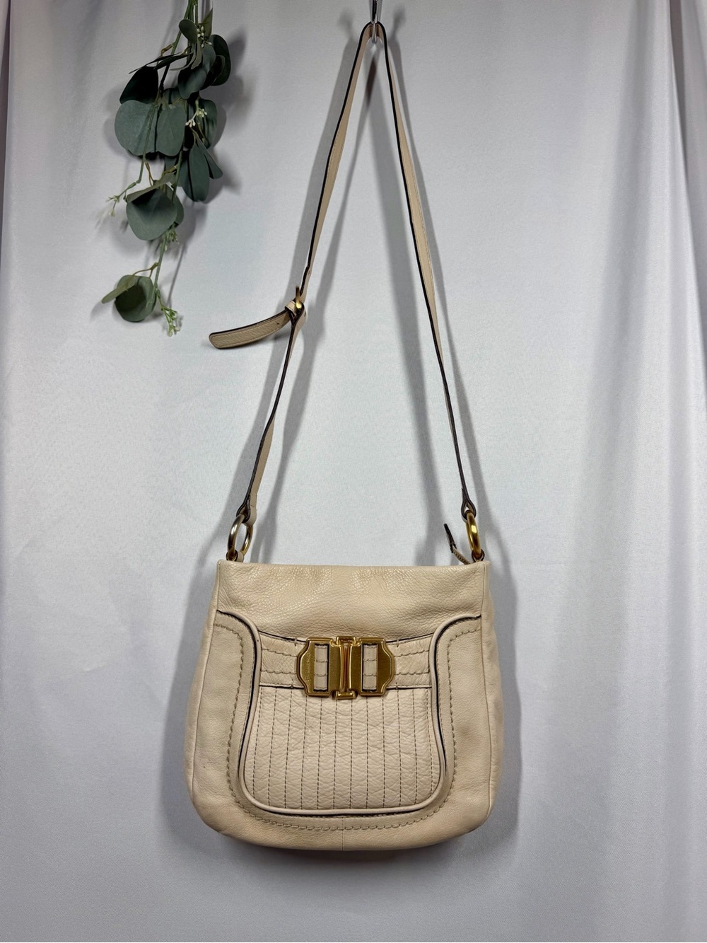 B Makowsky | Leather Crossbody Cream Beige Gold Bag Purse Buckle